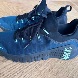 Nike Metcon Free Black and Blue Sneakers